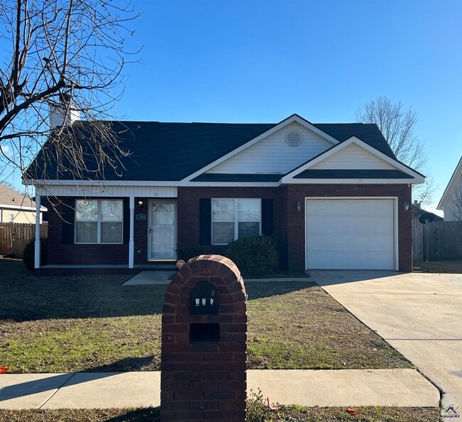 Building Photo - 105 Sark Dr