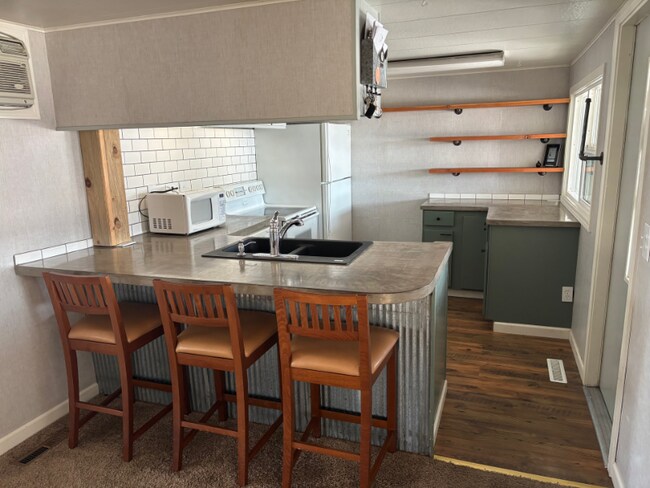 Photo - 440 Ronda Rd