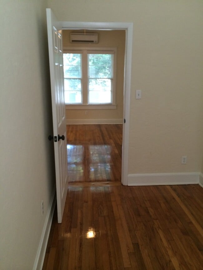 Photo - Margaret's Manor 917-A Unidad 917-A SW 5th Ave