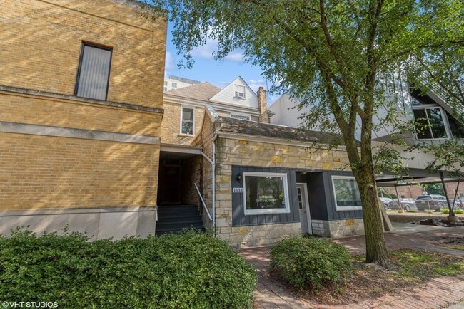 Building Photo - 1633 Oak Ave Unit 2 Rental