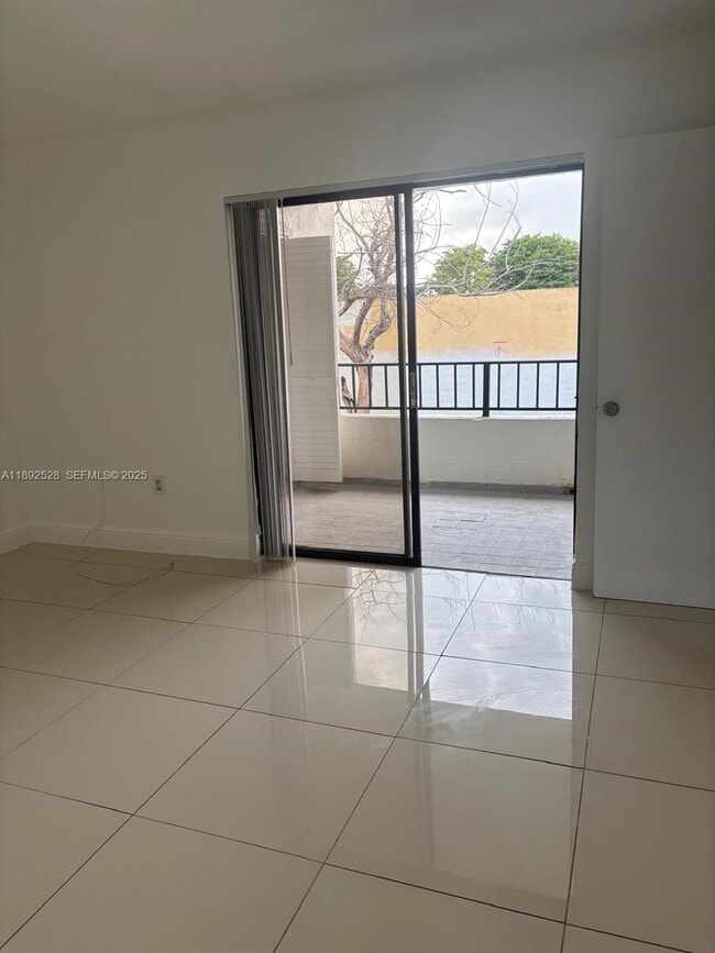 Photo - 10835 NW 7th St Unidad 22-41