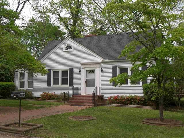 Building Photo - 302 E Greene St Rental