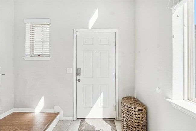 Photo - 5303 Marsh Ln