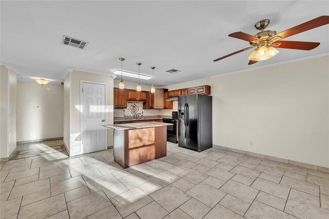 Photo - 170 Interstate Dr Unit A