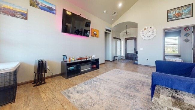 Photo - 373 NE Sanders Dr