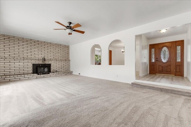 Photo - Four Bedroom in Oak Hill Oaks