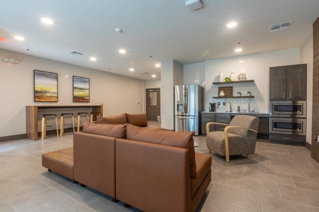 Photo - 1515 Roosevelt Ave Unit #1515