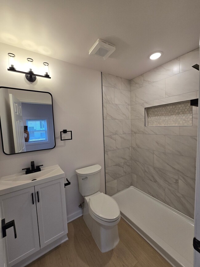 Photo - 198 S Court St