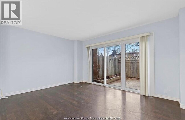 Photo - 6432 Thornberry Crescent