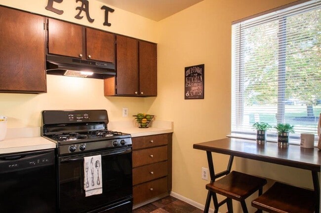 Lakewood Hills Apartments and Townhomes