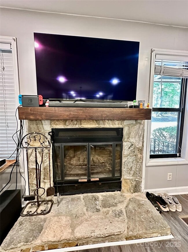 Photo - 392 Tall Oaks Trail