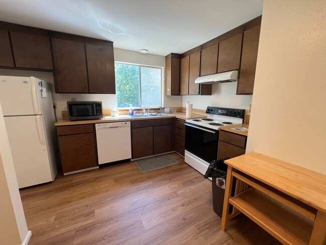 Photo - Two Bedroom Duplex in Port Orchard, Availa...