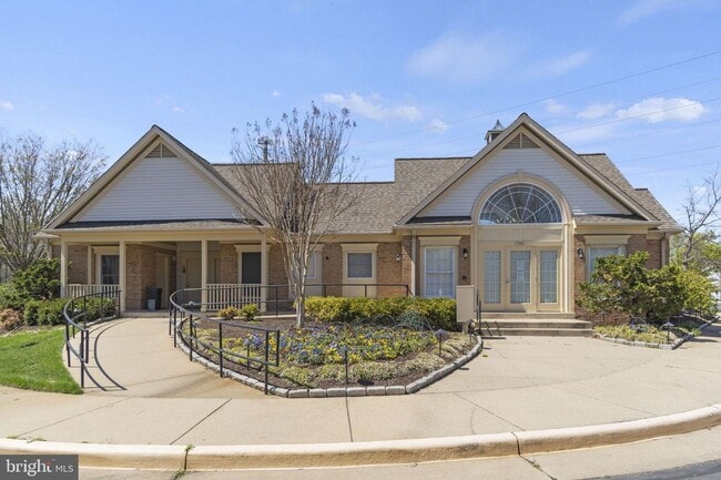 Photo - 6601 Thackwell Way