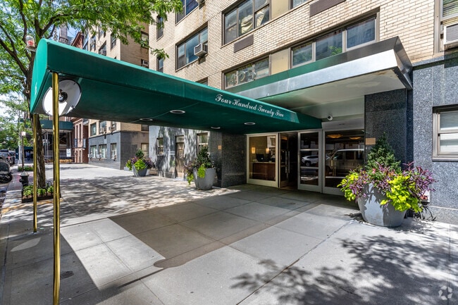Entrance - 425 E 79th St