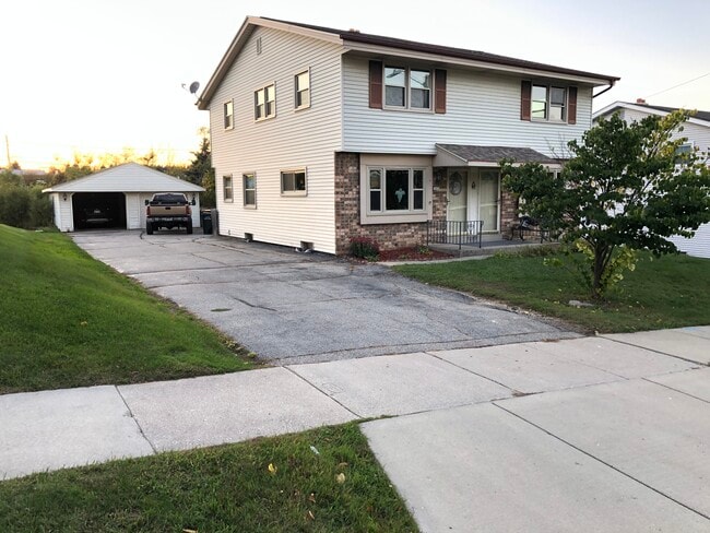 Building Photo - 1430 Eder Ln Unit 1430