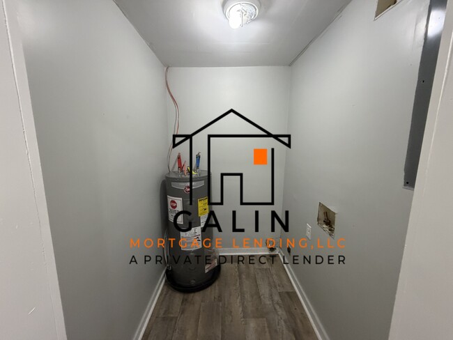 Photo - 1402 Comer St