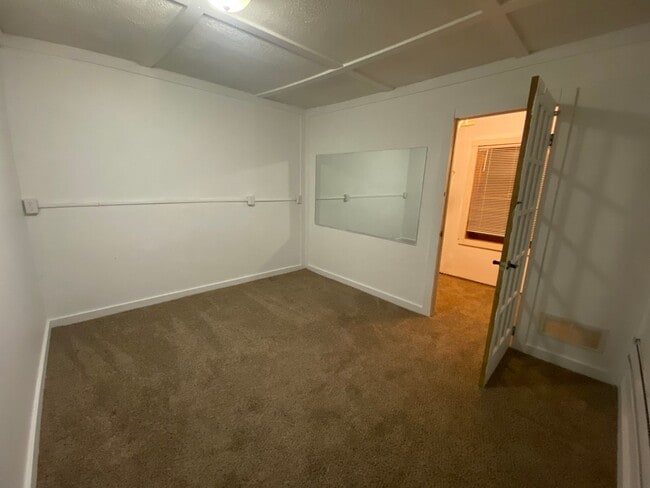 Photo - 3 Bedroom House Near Mills Pool