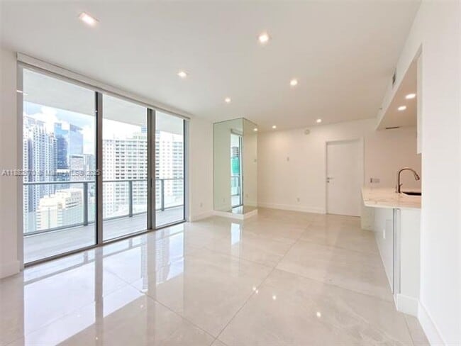 Photo - 1300 Brickell Bay Dr Apartment Unit 1300 Brickell Bay Dr  3100