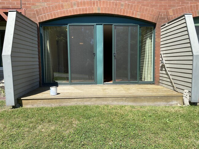 Photo - 100 W Canal St