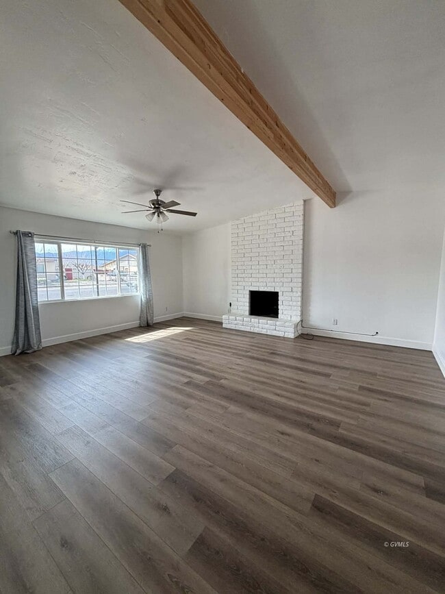 Photo - 1466 W 25th St