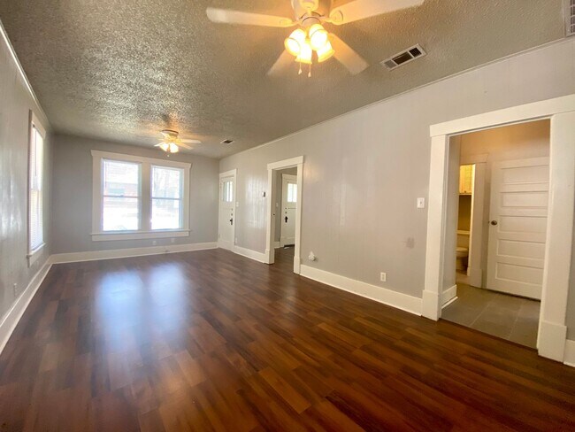 Photo - 30th-407 E Unit A