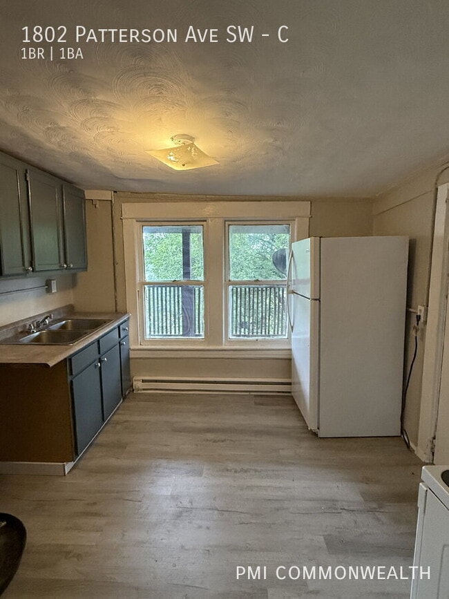 Building Photo - 1802 Patterson Ave SW Unit C