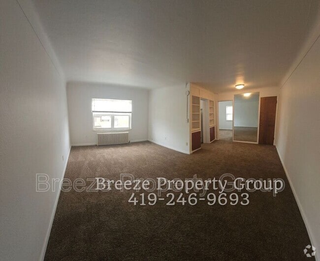 Building Photo - 2445 W Bancroft St Rental