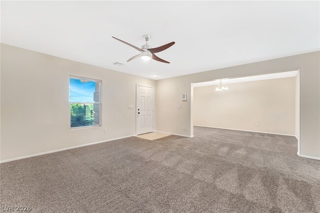 Photo - 240 Springtime St