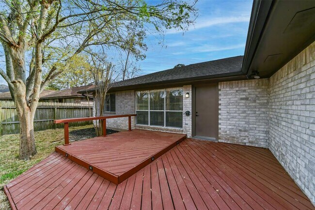 Photo - 2511 Pine Cone Dr House