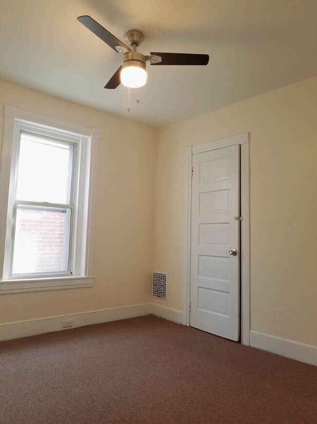 1033 Woodside Ave Townhome Townhome Rental in Brookhaven PA