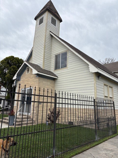 Photo - 5102 Center St