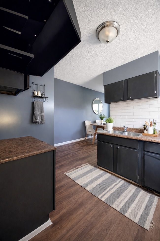 Photo - 1320 Bruce St Unit 1