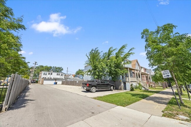 Photo - 3616 N Kedzie Ave Unit 2