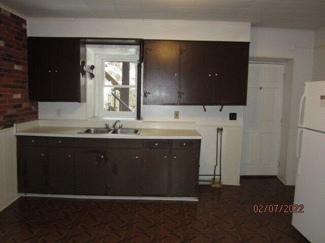 Kitchen - 570 S Main St Unit 1
