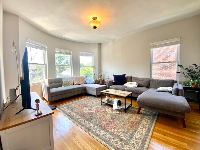 Photo - 1433 Cambridge St Apartments Unit 1