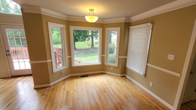 4 Bed, 2.5 Bath Home Available in Taylors