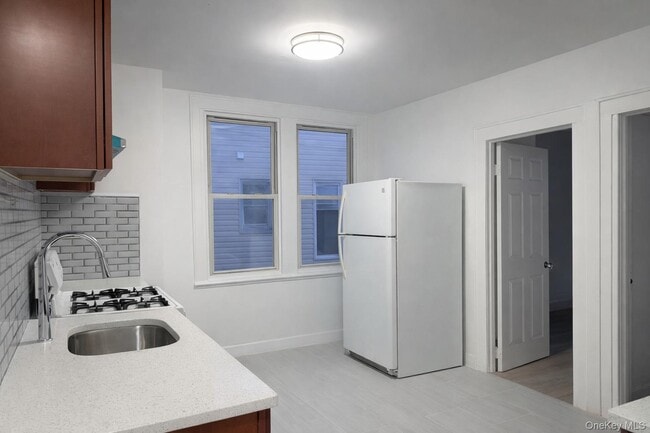 Photo - 71-50 73rd Pl