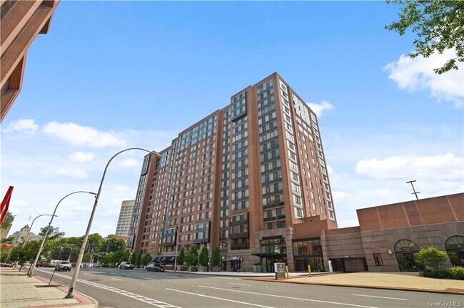 Photo - 4 Martine Ave Unidad 520