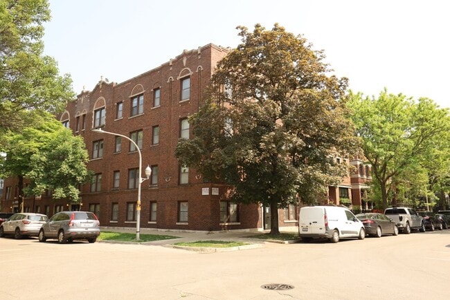 Building Photo - 3323 N Lakewood