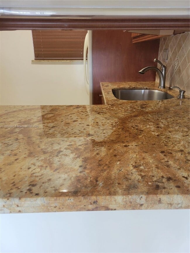 Photo - 120 Royal Palm Rd Unidad 301