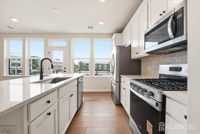 Building Photo - 216 Jessie Pl