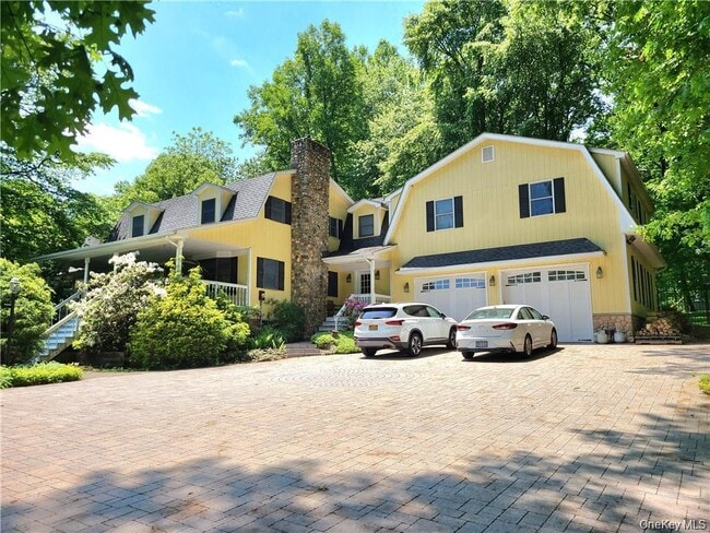 Photo - 276 Quaker Rd