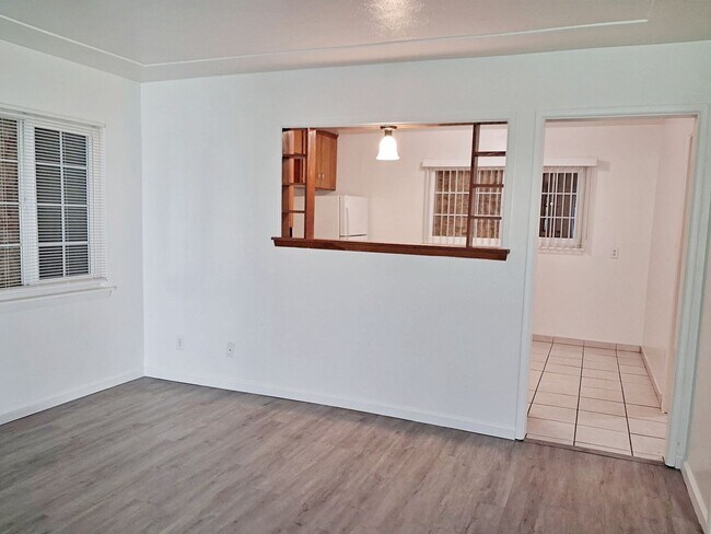 3336-3342 E Clinton Ave