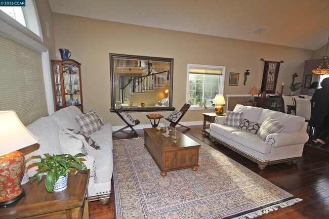 Photo - 243 Viewpoint Dr