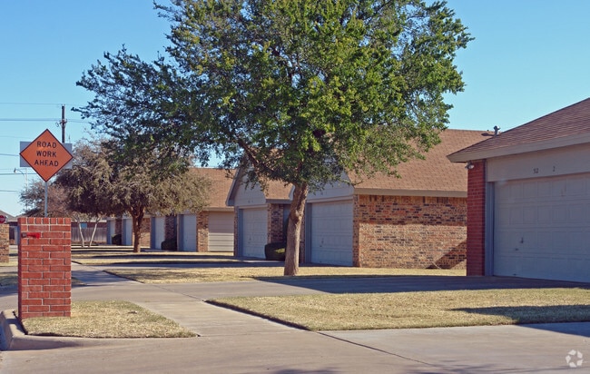 Photo - Yorkshire Village Apartments