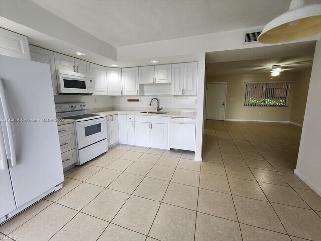 Photo - 3 br, 2 bath House - 8520 SW 133rd Avenue ...