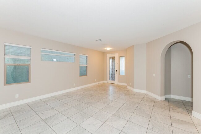 Photo - 196 Broken Putter Way