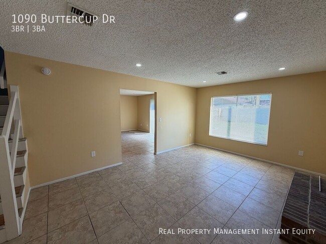 Photo - 1090 Buttercup Dr