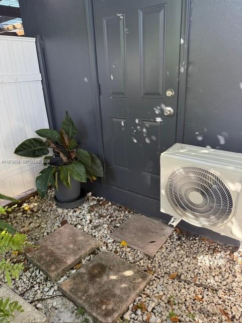 Building Photo - 2030 NE 185th Terrace Unit 1