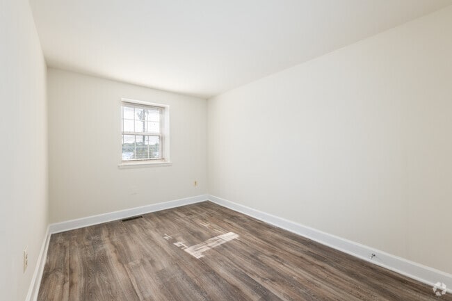 3BR, 1BA - 1,100SF - Bedroom